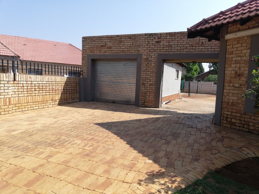 4 Bedroom Property for Sale in Stilfontein Ext 4 North West
